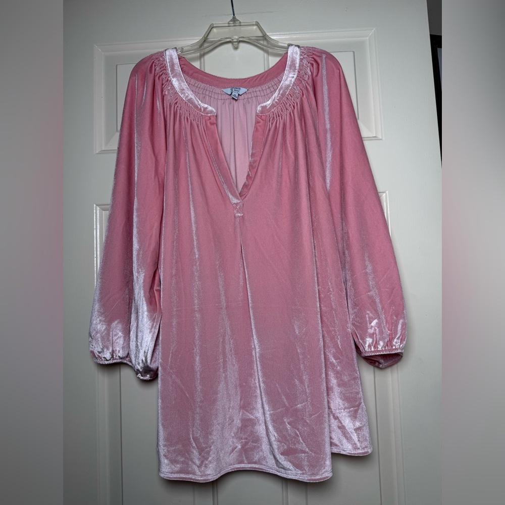 Crown & Ivy Pink Velour Blouse Top‎